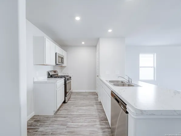 1200 Rough Rdge, Seguin, TX 78155