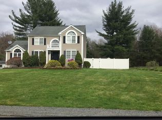 471 Richardson Rd, Fitchburg, MA 01420