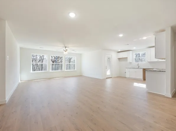 115 Jim Walters Dr, Runaway Bay, TX 76426