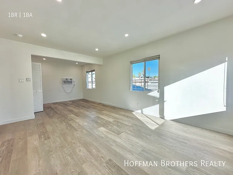 2433 W Avenue 33 #1/2 — Photo 7
