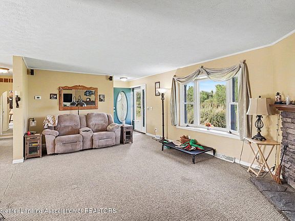 4th image of 6753 W Howe Rd