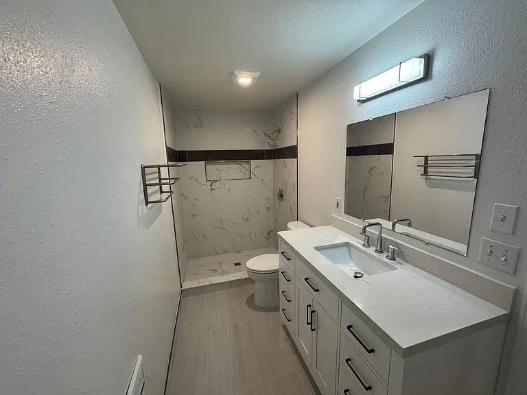 144 SW Lee St — Photo 23