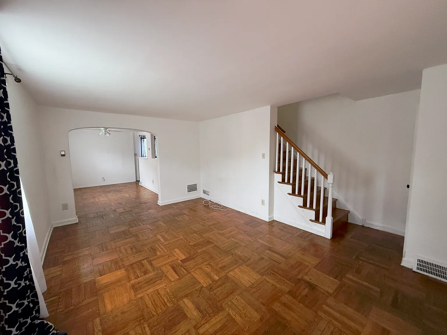 4 bed, 1405 sqft, $2,450 — Photo 2