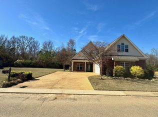199 Silvertree Xing, Tupelo, MS 38801