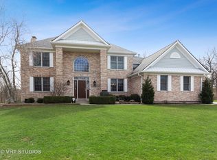 3005 Oak Knoll Ln, Carpentersville, IL 60110