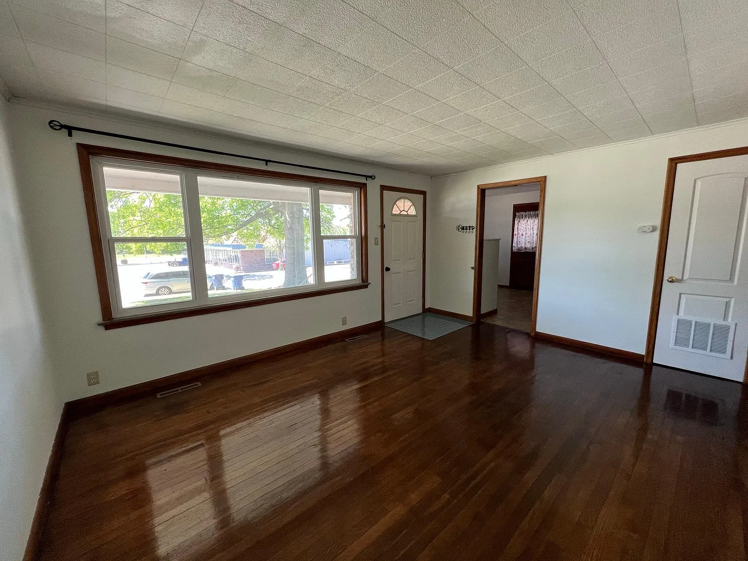 2 bed, 820 sqft, $895 — Photo 4