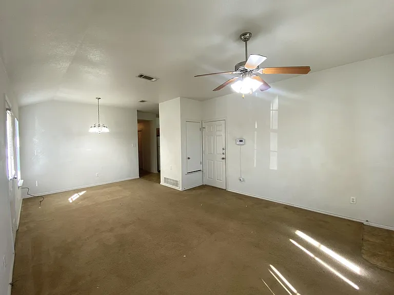 2912 Ashley Dr — Photo 9