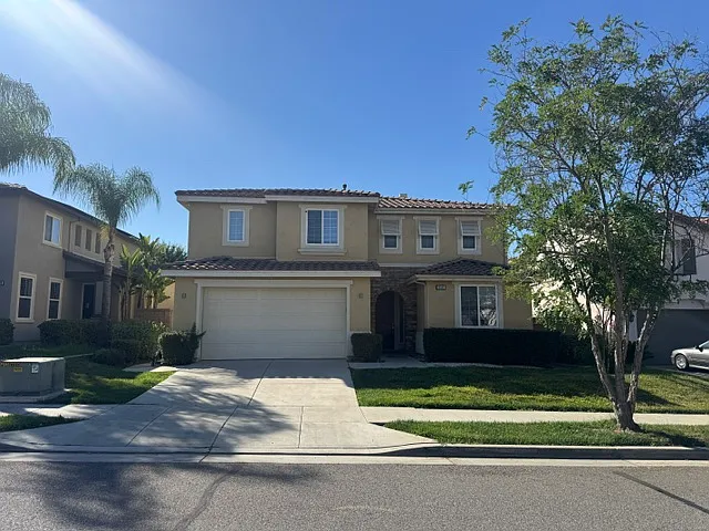 4 bed, 3023 sqft, $3,350 — Photo 1