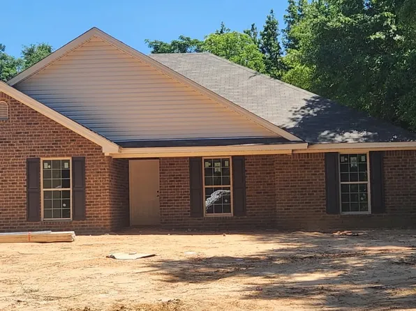 1930 Alpine Dr, Deatsville, AL 36022