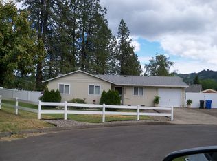 1828 Garnet Ct, Sutherlin, OR 97479