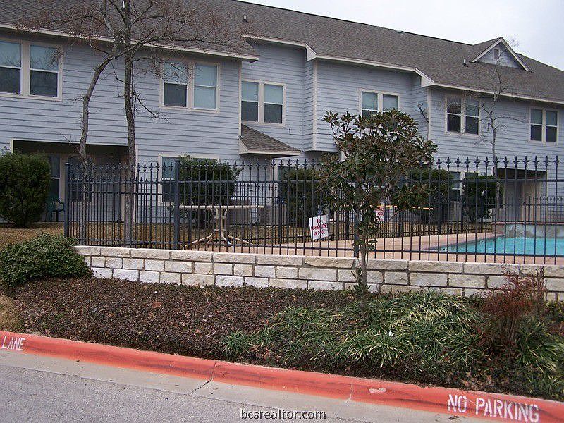 1st image of 1351 Canyon Creek Cir