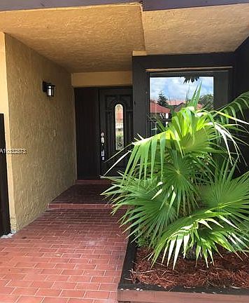 2nd image of 20441 NE 10th Ct