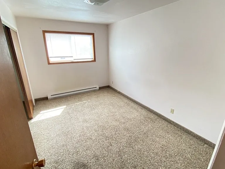 435 NE Kamiaken St — Photo 7