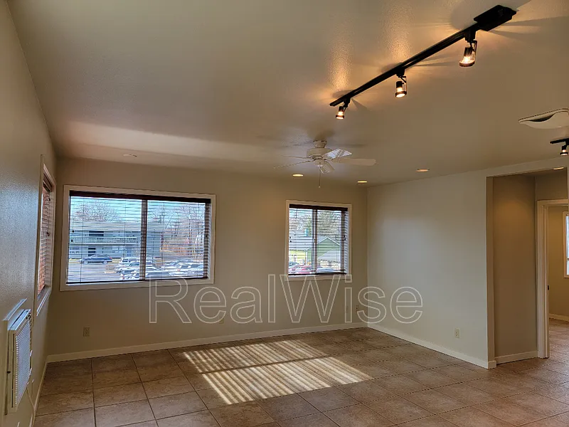 2 bed, 1.0 bath, 800 sqft, $1,495 — Photo 3
