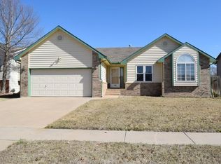 722 N Bay Country St, Wichita, KS 67235