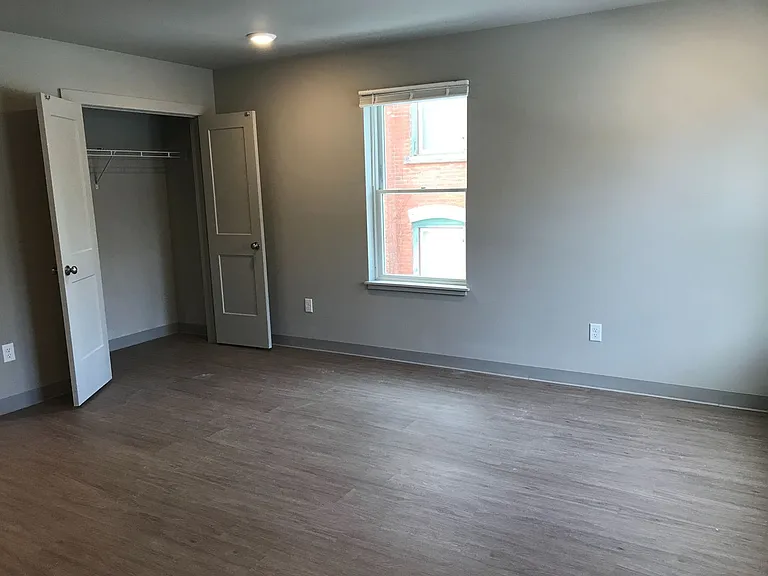 327 W Seneca — Photo 20