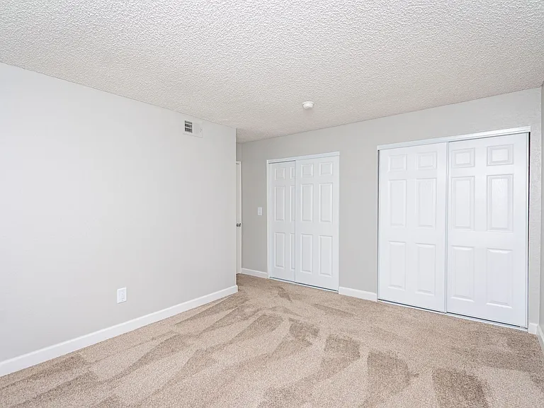 Gold Creek Apartments — Photo 43
