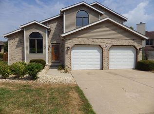 405 Stanford Dr, Shorewood, IL
