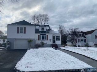 16 Newton Rd, Wayne, NJ 07470