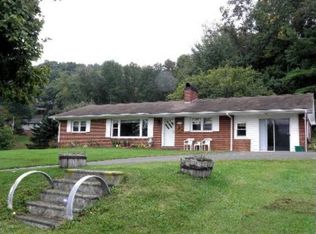 210 Stanley St, Jefferson, NC 28640