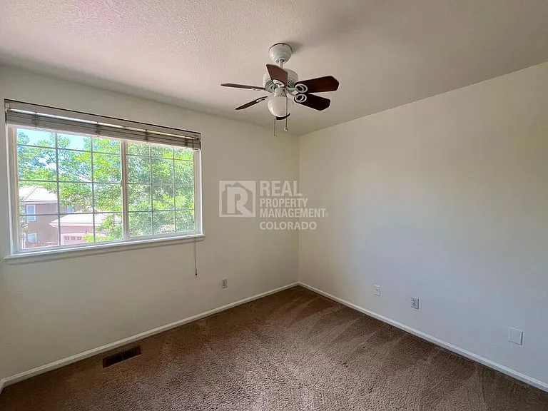 1385 Laurenwood Way — Photo 10
