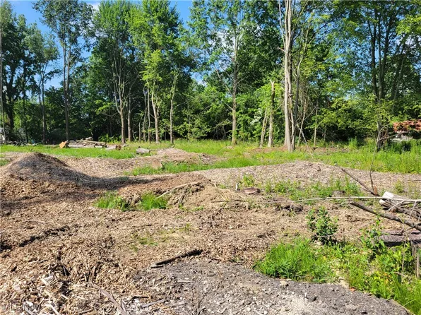 460 E Caston Rd, Uniontown, OH 44685