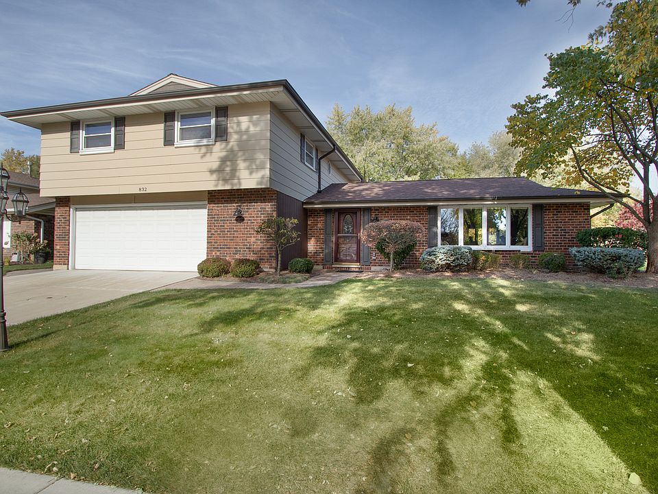 1st image of 832 Pinehurst Ln