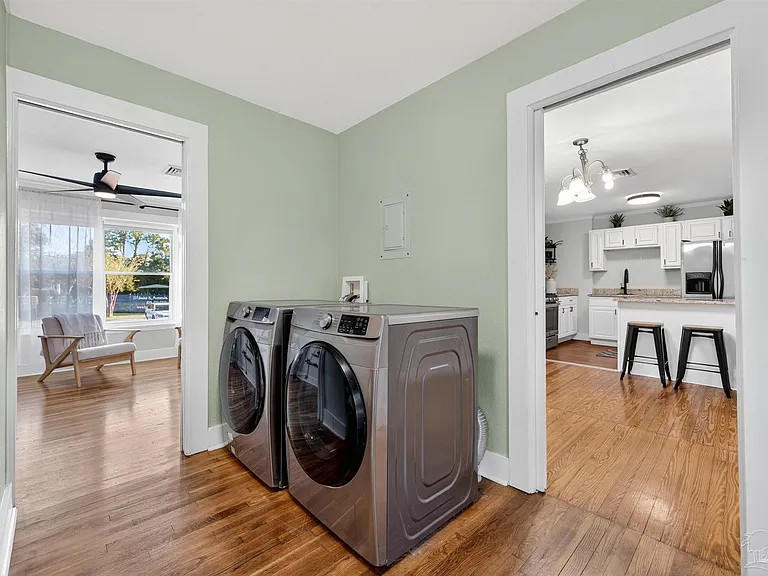 1410 W Gregory St — Photo 16