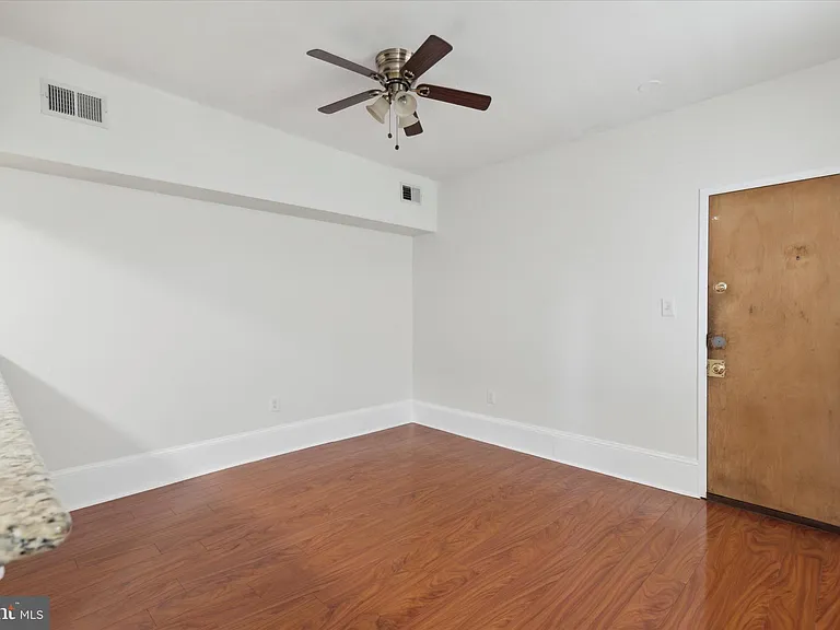 1604 Wallace St #102 — Photo 5