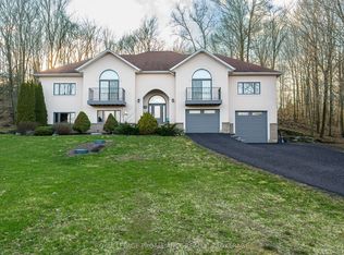 27 Collins Dr, South Frontenac, ON K0H1X0