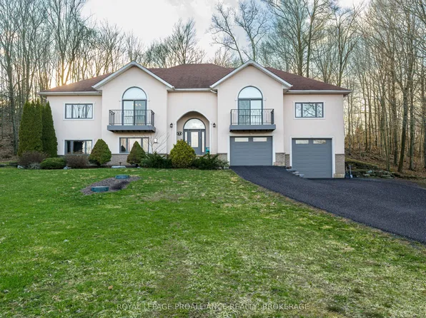 27 Collins Dr, South Frontenac, ON K0H 1X0