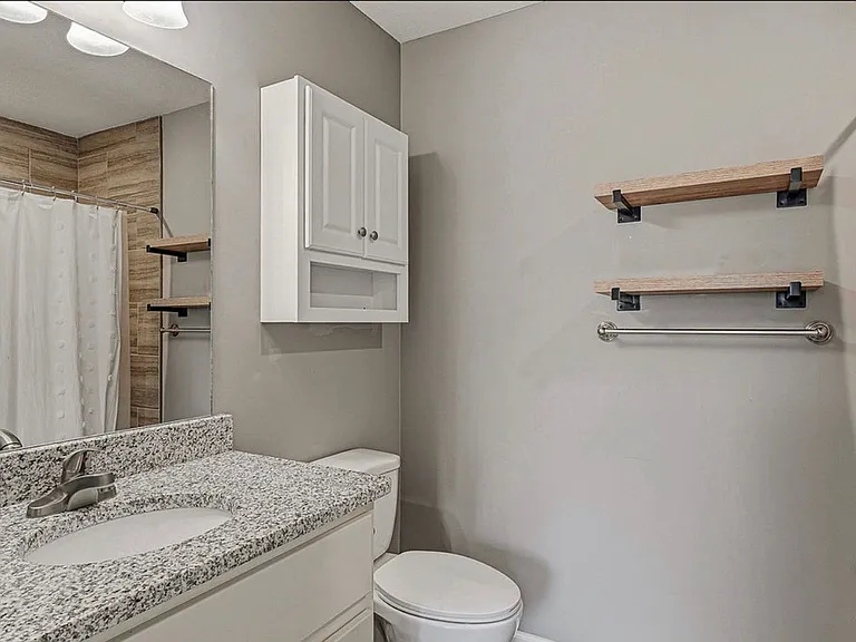 4504 Regina Ct — Photo 18