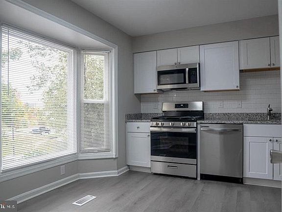 3rd image of 10732 Wakeman Dr