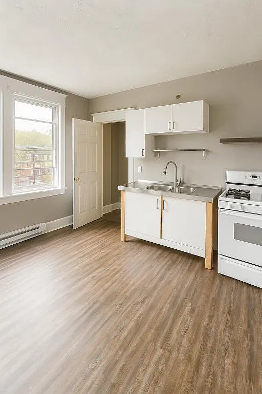 201 Emming Unit 4 — Photo 1