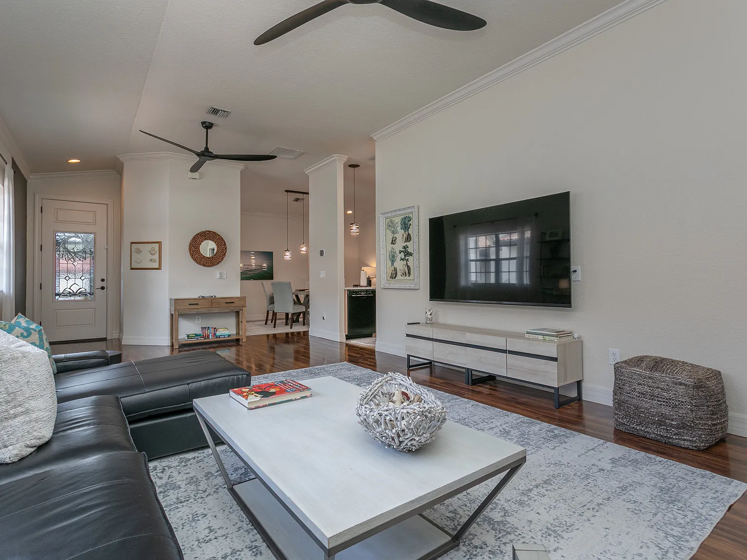 2 bed, 1540 sqft, $2,985 — Photo 3
