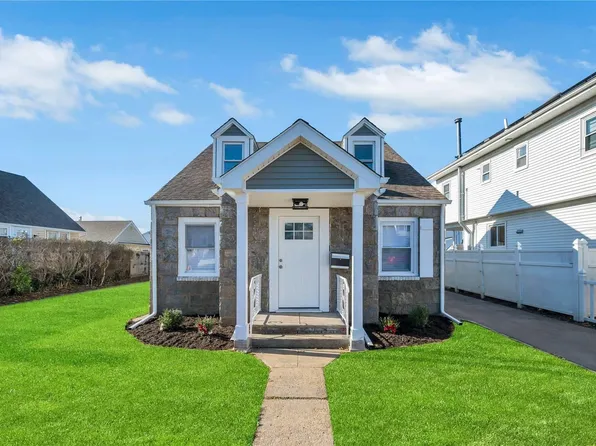 240 Valcour Avenue, Uniondale, NY 11553
