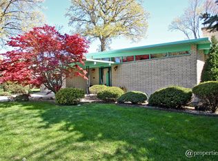 6861 N Concord Ln, Niles, IL 60714