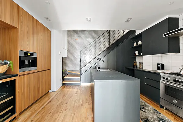 Sold by Compass | media 7