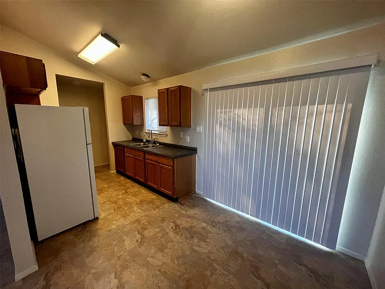 1204 Blackjack St #B — Photo 10