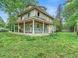 9 Bride Hill Rd, Central Valley, NY 10917