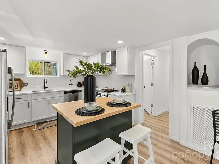 300 Cherry St — Photo 12