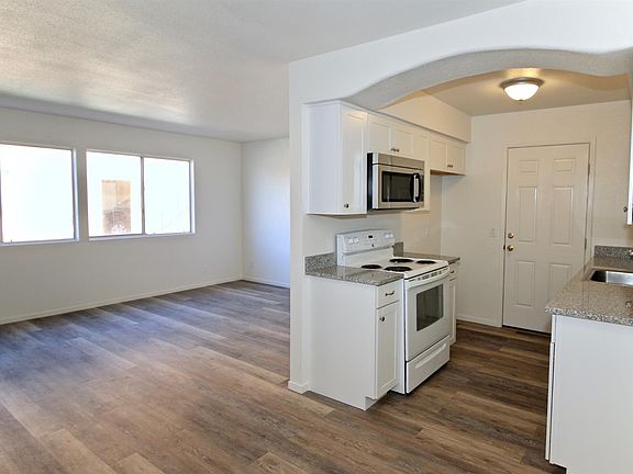 3rd image of 1208 Casita Dr APT 2