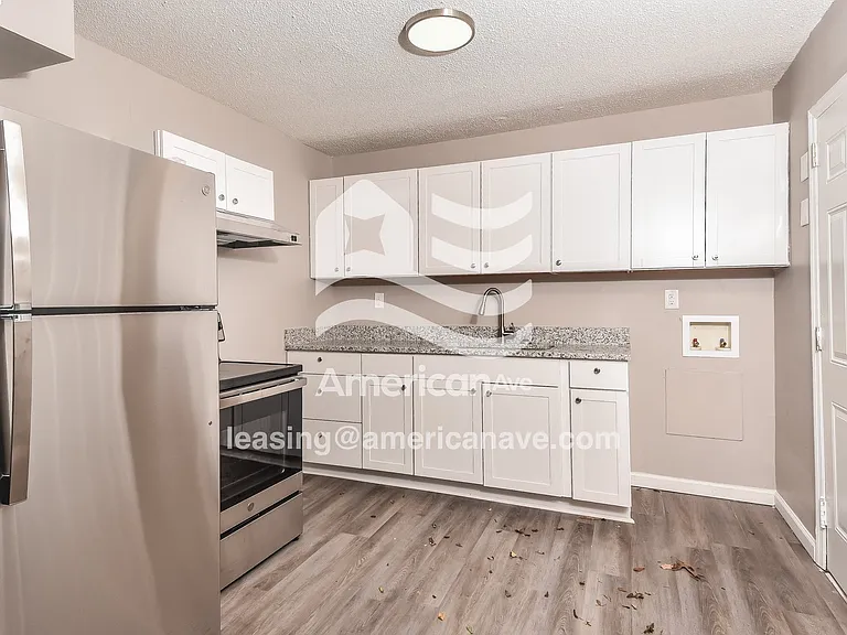 2079827_005_wm_-_kitchen_13443667.jpg