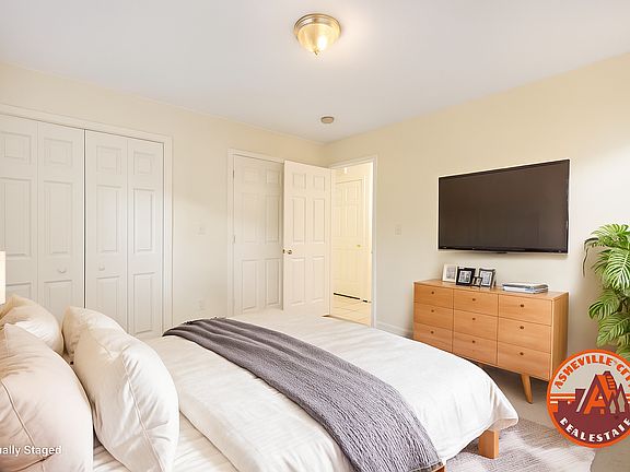 5th image of 244 Westwood Pl APT 5