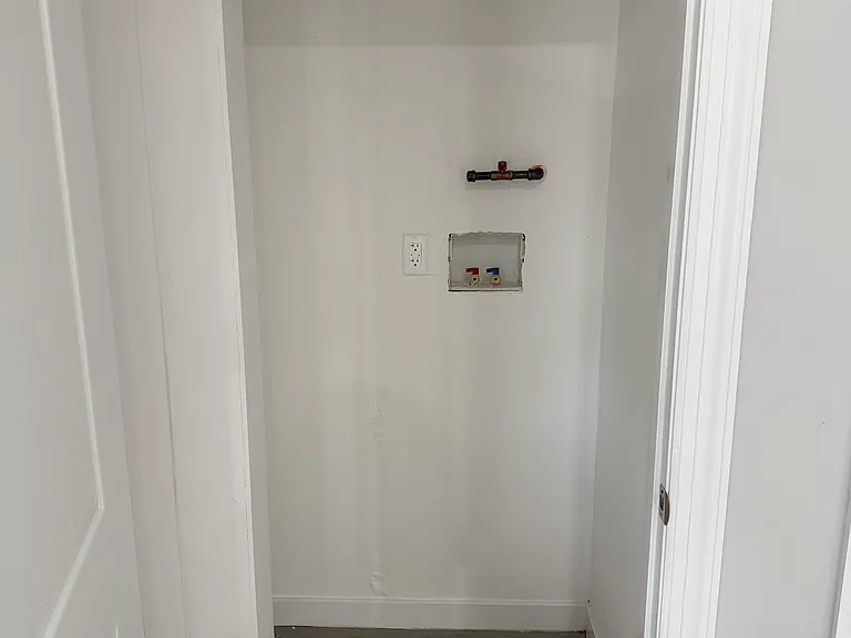 98 12th Ave #1 — Photo 5