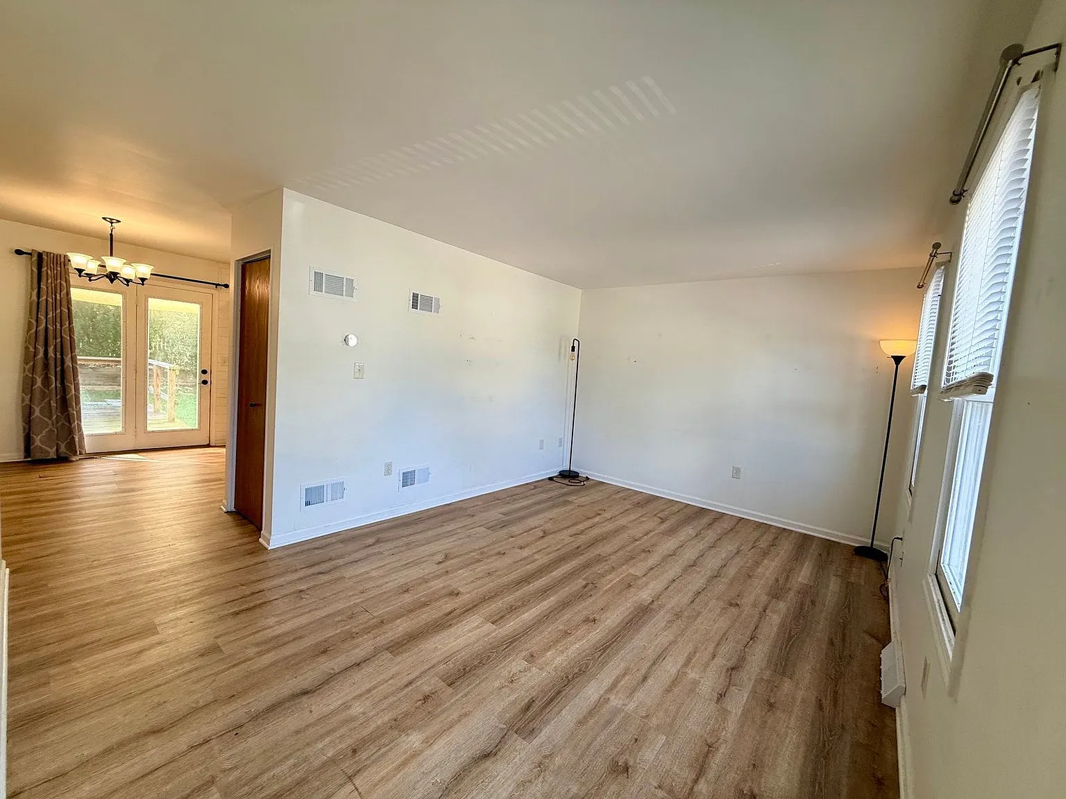 3 bed, 1.5 bath, 1440 sqft, $1,825 — Photo 4