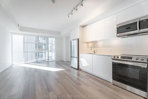 357 King St W #2109 Photo 1