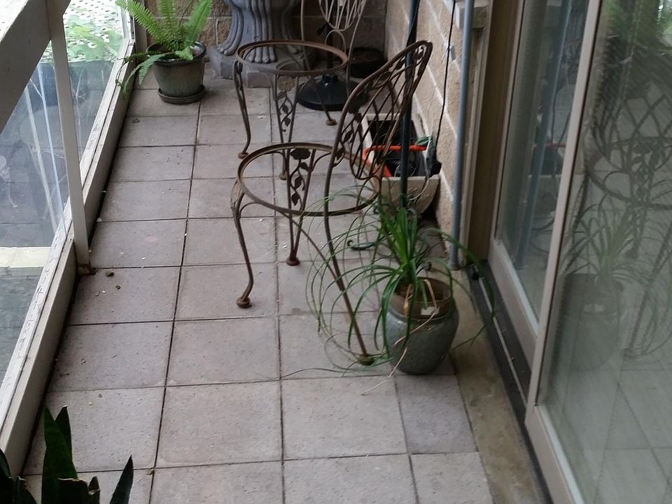 2nd image of 107 W Elm St #2