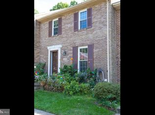 7049 Leewood Forest Dr, Springfield, VA 22151