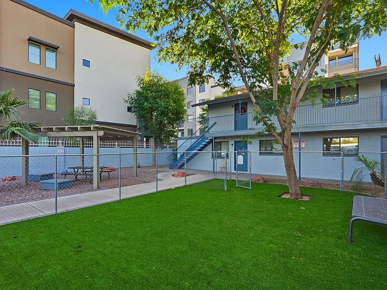 1827 E Lemon St #11 — Photo 11